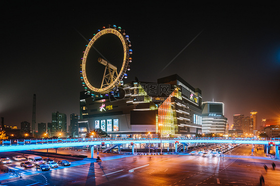 城市车流夜景慢门拍摄图片