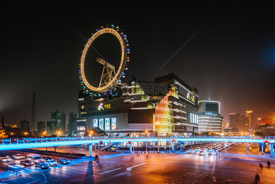 城市夜景慢门车流图片