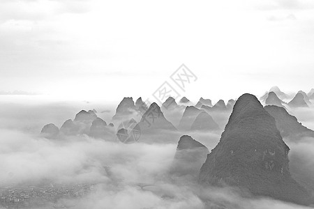 桂林水墨云海缭绕的高山背景