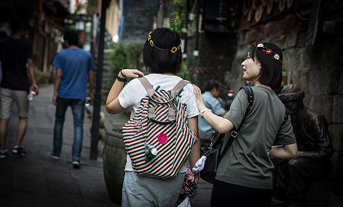 长草颜团子萌图头上长草的女孩背景