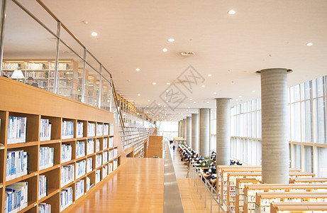 敞亮的图书馆大场景图片