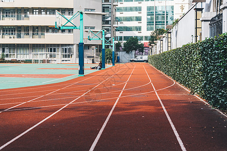 学校塑胶跑道图片