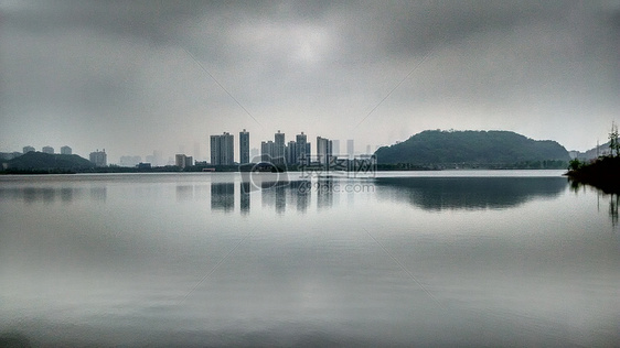 山水相映自然风景桥梁建筑图片