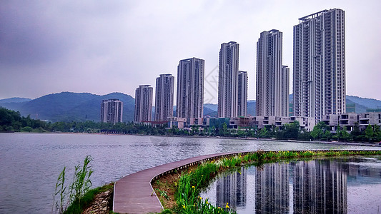 自然风景桥梁建筑绿色植被图片