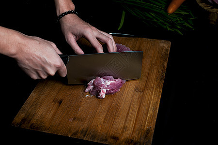 切肉包饺子过程图片