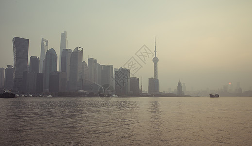 上海外滩俯视雾霾中的上海黄浦江陆家嘴背景