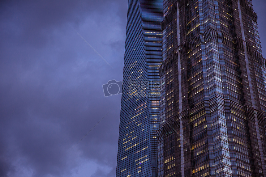 夜晚陆家嘴地标建筑图片