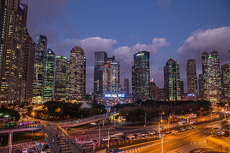 城市大气陆家嘴夜景图片