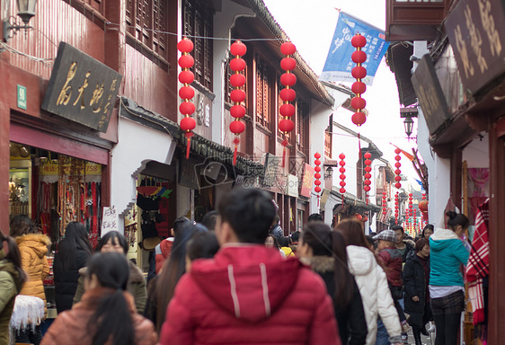 古镇过年假日旅游拥挤图片