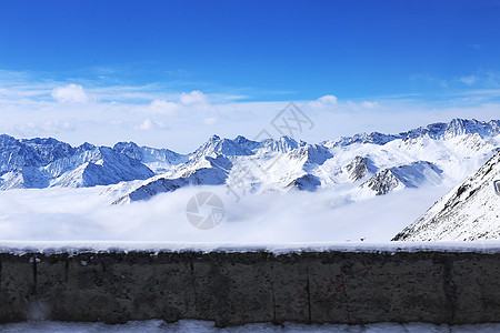 雪山背景图片