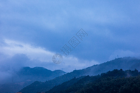 大气云雾风景朦胧山脉图片