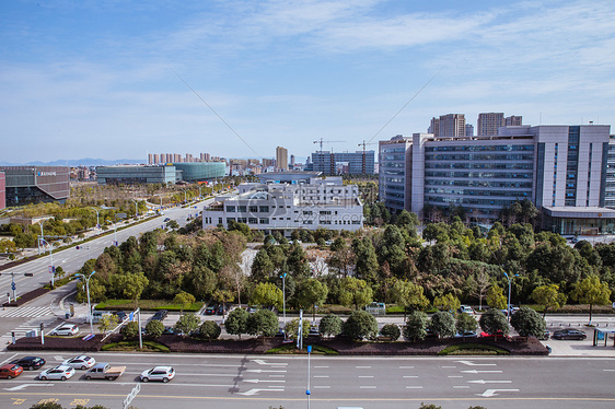 大气蓝天白云城市建筑图片