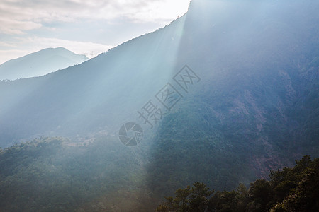 大气阳光光束山脉风光图片