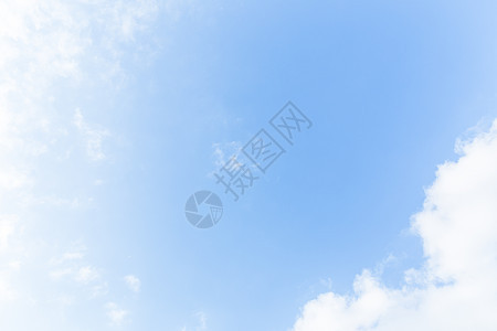 清新蓝天白云留白素材背景图片