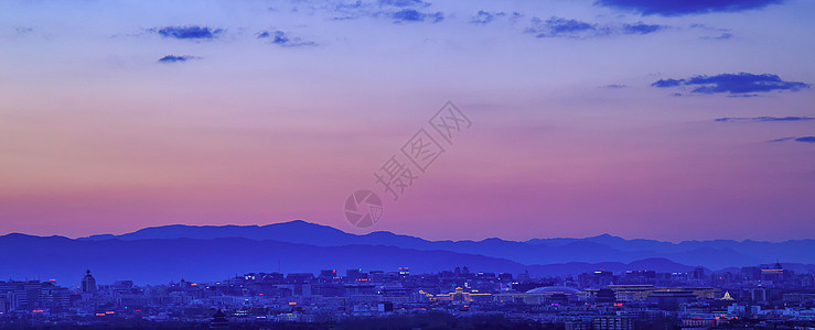 静谧的北京西山背景图片