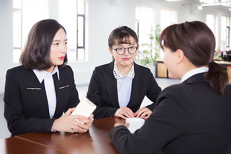 室内交谈工作间歇人物拍摄背景