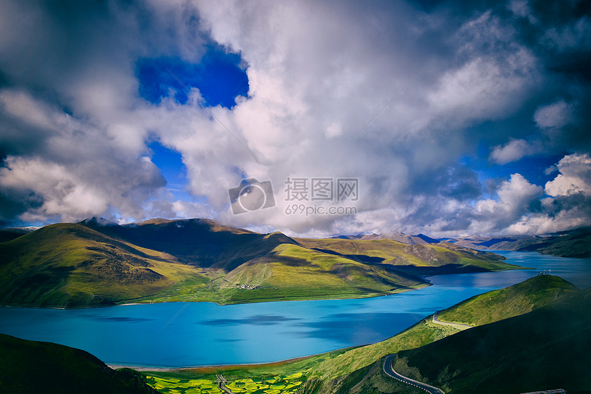 广袤无垠的西藏羊卓措湖图片