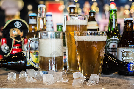 酒吧啤酒冰块进口酒高清图片