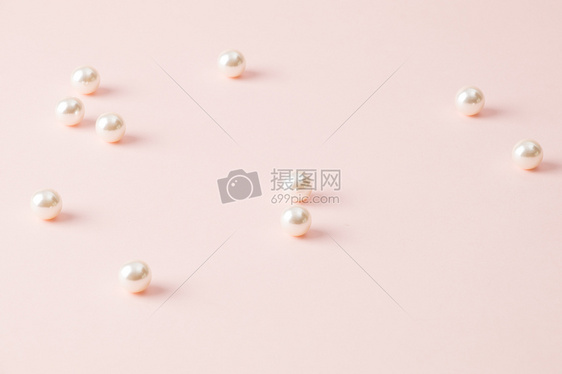 珍珠粉色留白背景图片