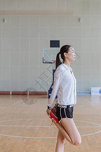 青春活力美女健身热身图片