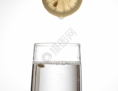 柠檬汽水玻璃杯棚拍图片
