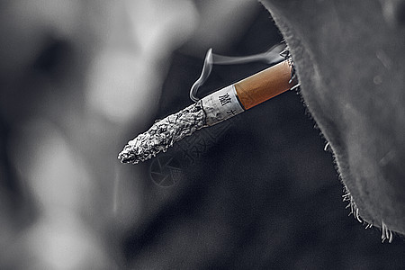 吸烟的人荒凉吸烟高清图片