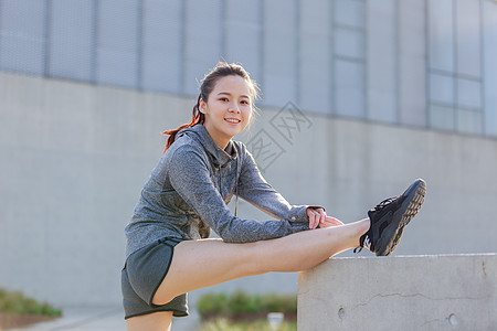 美女户外运动图片