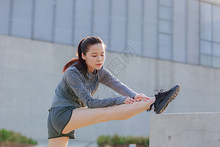 美女户外运动图片