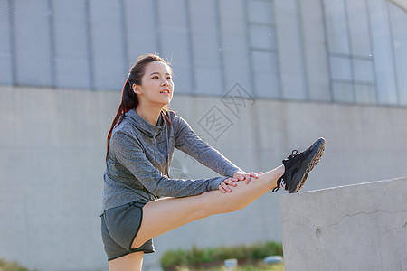 美女户外运动图片