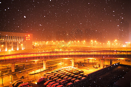 夜与雪天图片