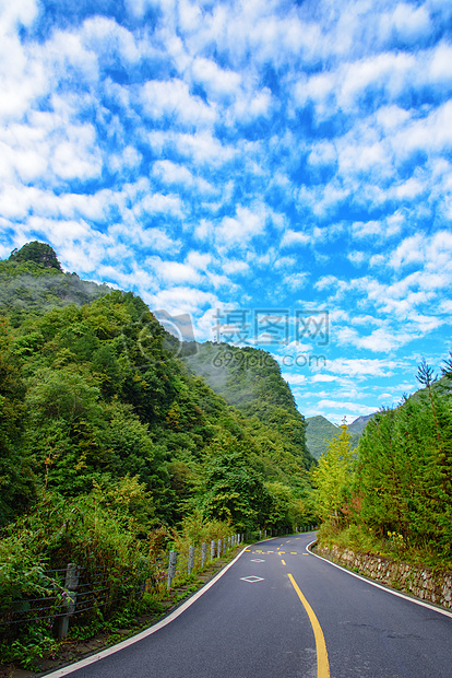 蓝天白云公路图片