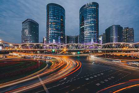 酒店全景城市车流夜景背景