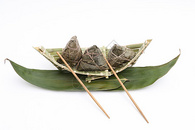 端午节粽子竹叶划龙舟图片