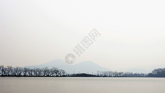 雾蒙蒙的杭州水墨西湖图片