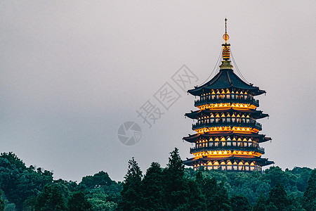 慢门西湖长桥雷峰塔背景