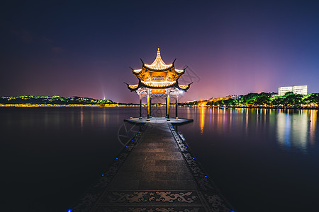 西湖桥夜景杭州西湖聚贤亭背景