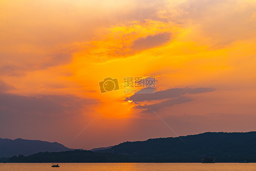 西湖长桥雷峰塔图片