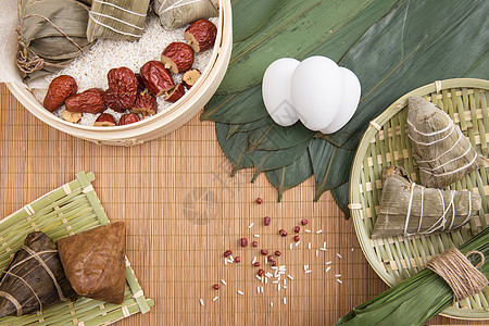 端午节竹垫上食品背景图片