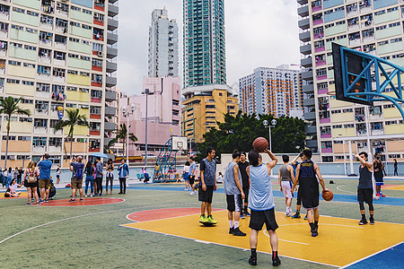 一个人的街头篮球赛高清图片
