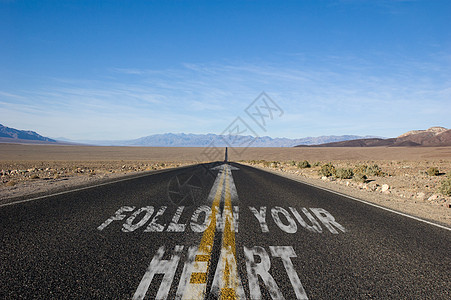 跟随你的心公路箭头高清图片