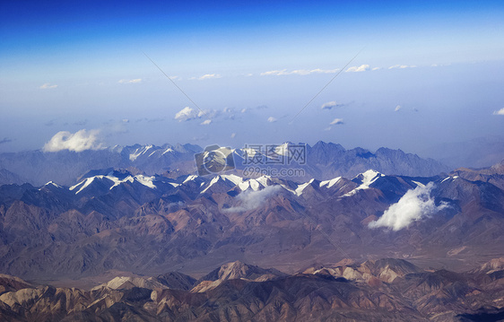 飞越巅峰图片