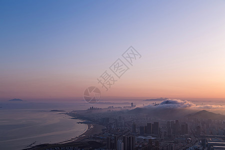 彩色动感海边城市日落背景