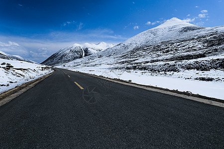 草原日出公路天空湖泊背景