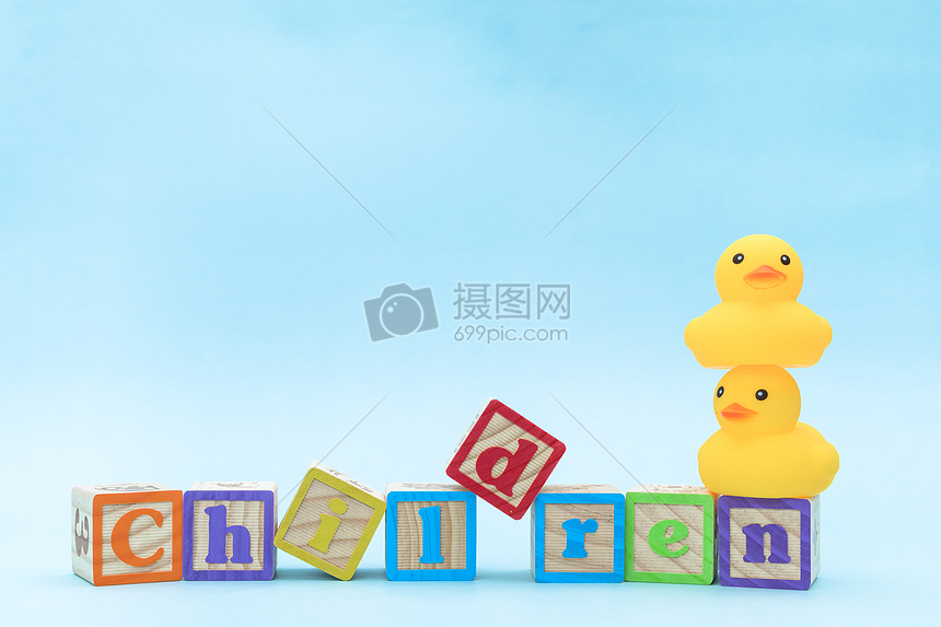 儿童节海报素材积木字母小黄鸭图片