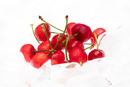 樱桃水果夏日清凉冰块背景图片