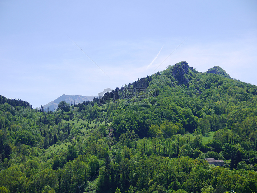 重重叠叠的山峰图片