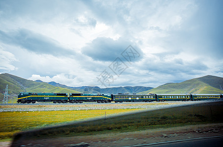 青藏铁路的天空背景图片