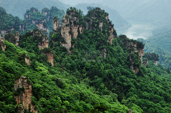 林立山峰图片