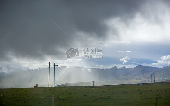 下雨的天空图片