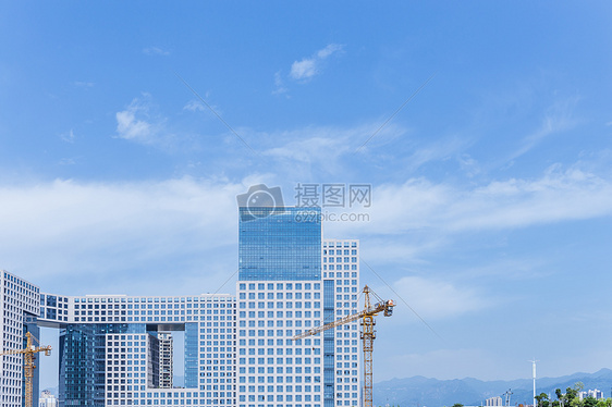 蓝天白云现代城市建筑素材图片